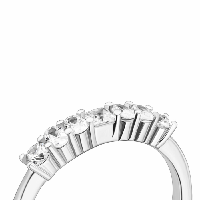 Серебряное кольцо с фианитами.Артикул UG5A00936