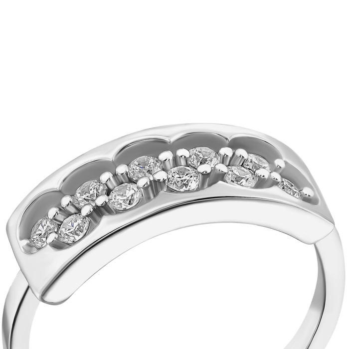 Серебряное кольцо с фианитами.Артикул UG5FR19395