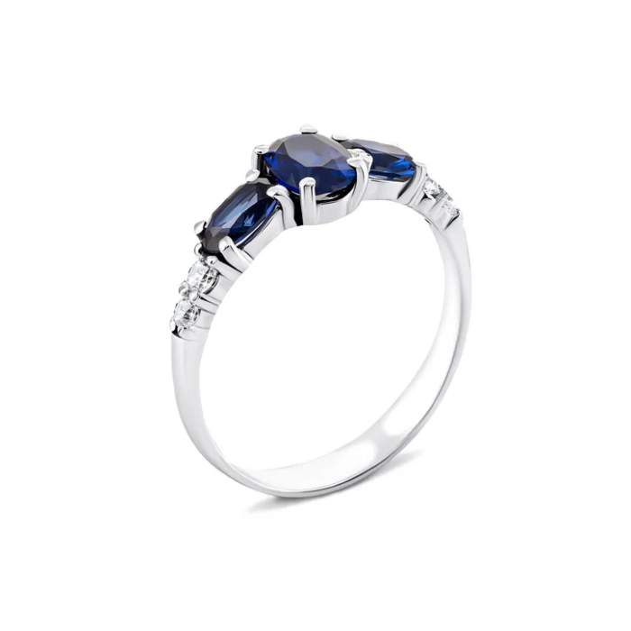 Серебряное кольцо с гидротермальным сапфиром и фианитами. Артикул UG51325/1р-HSPH