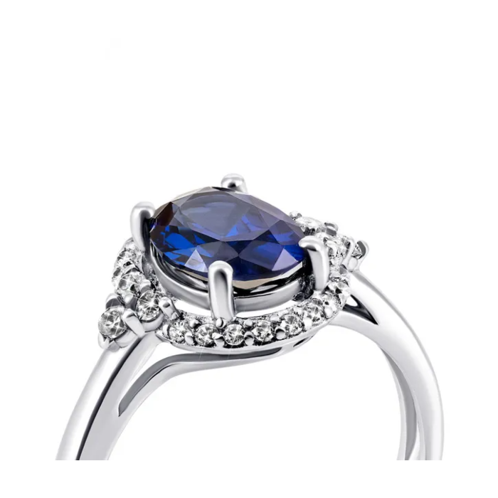 Серебряное кольцо с гидротермальным сапфиром и фианитами. Артикул UG51504/1р-HSPH