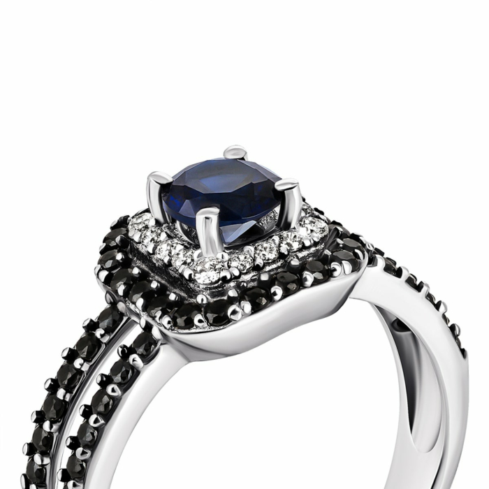 Серебряное кольцо с гидротермальным сапфиром и фианитами.Артикул UG51546чб/1р-HSPH