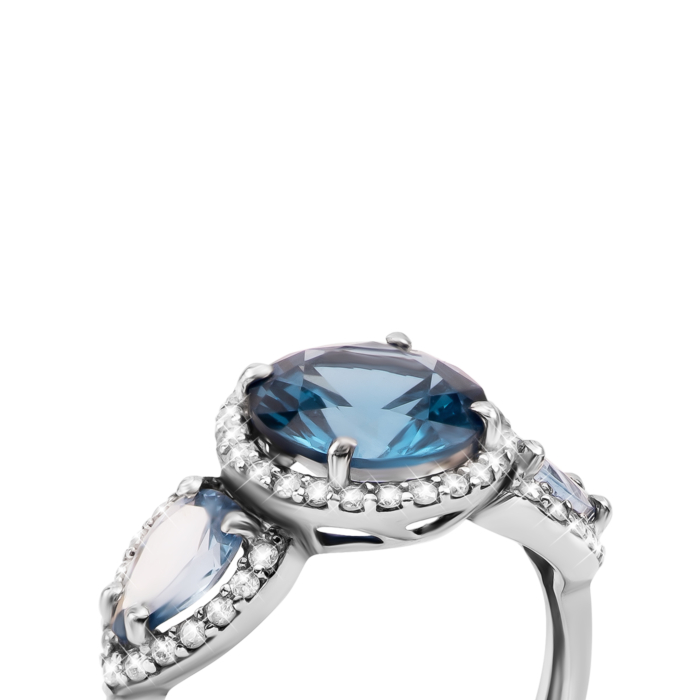 Серебряное кольцо с лондон-топазом и фианитами. Артикул UG51734/1р-QLB