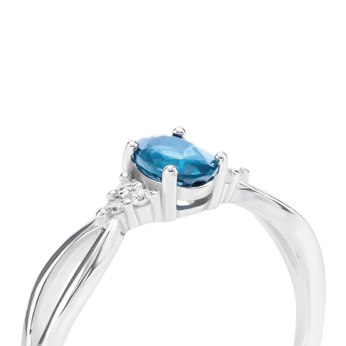 Срібна каблучка з лондон-топазом і фіанітами . Артикул UG5SZDR31596