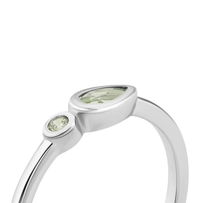 Срібна каблучка з зеленим кварцом і фіанітами.Артикул UG5SZDR16065