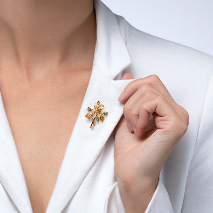 Серебряная позолоченная брошь с янтарем. Артикул AuP192M BR-SH/20/2787