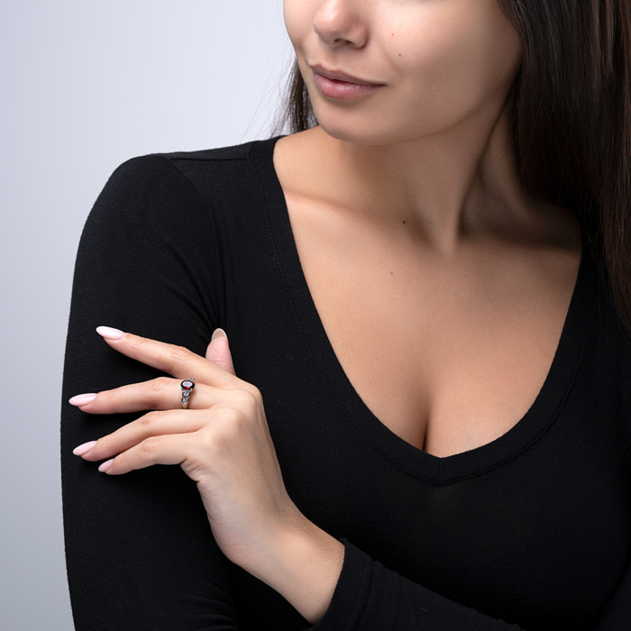 Серебряное кольцо с гранатом. Артикул GRE2125-R/12/5050