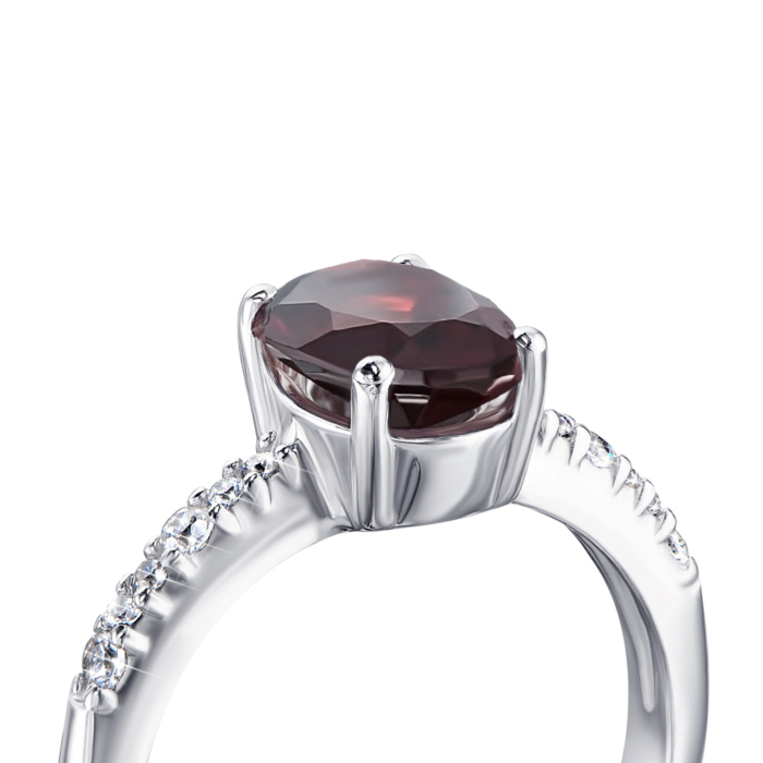 Серебряное кольцо с гранатом и фианитами. Артикул 1339/1р-GARN
