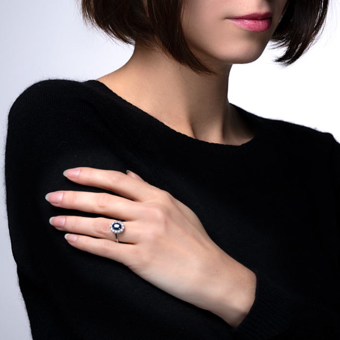 Серебряное кольцо с сапфиром. Артикул R19-R/12/8387