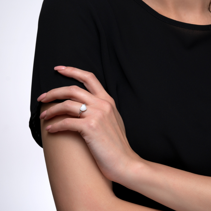 Срібна каблучка «Серце» з керамікою. Артикул SR2897-W-R/12