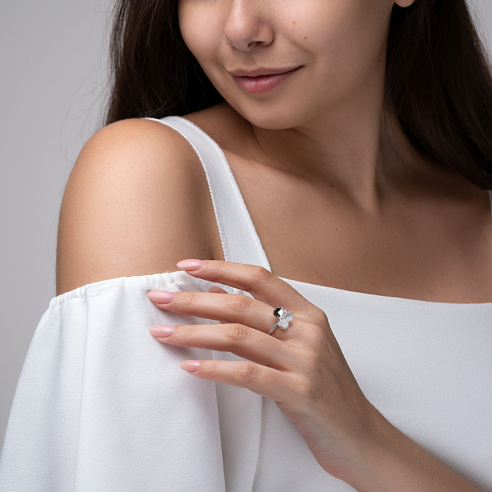 Серебряное кольцо «Цветок» с фианитами. Артикул ML13981A-R/12/1