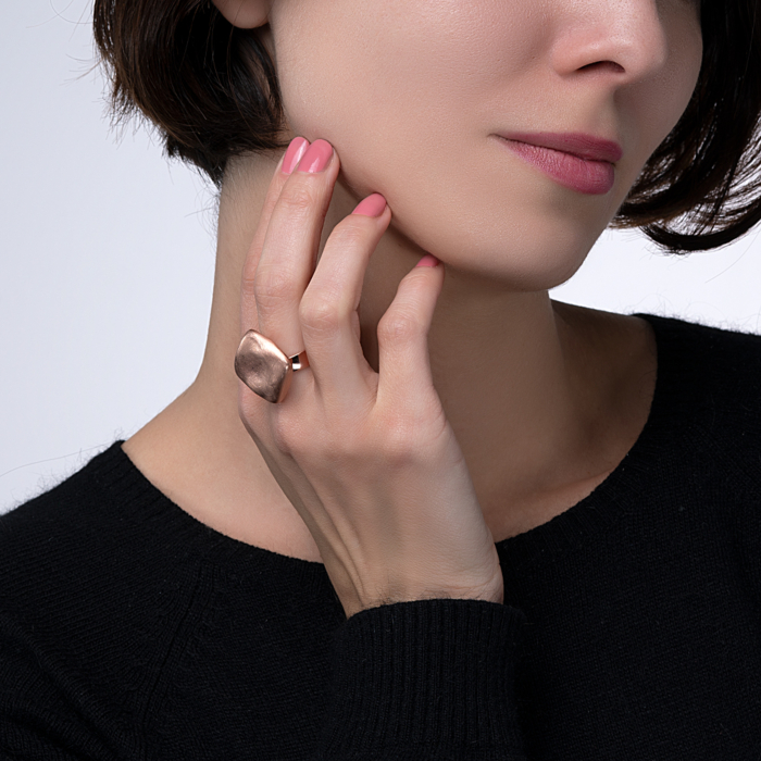 Серебряное позолоченное кольцо без вставки. Артикул 5AG0047G-R/17