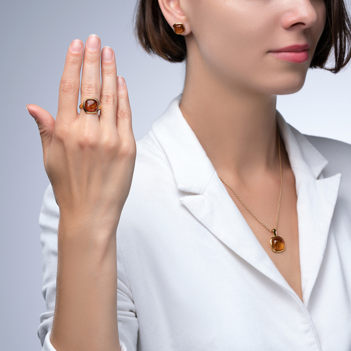 Срібні позолочені пусети з бурштином. Артикул AuE103C-E/20/2787