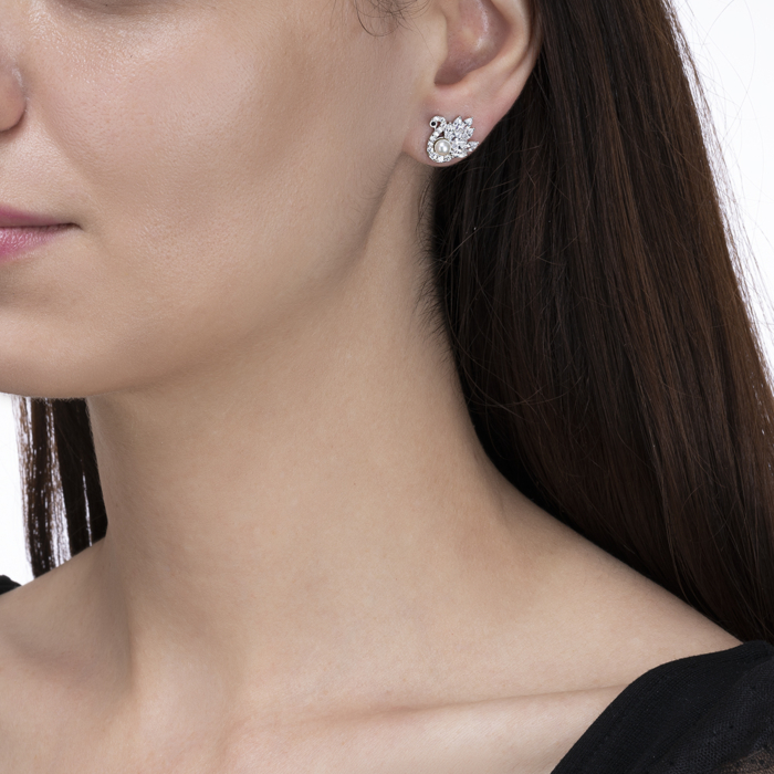 Серебряные серьги-пуссеты «Лебеди» с жемчугом. Артикул 41106/12/1/3979