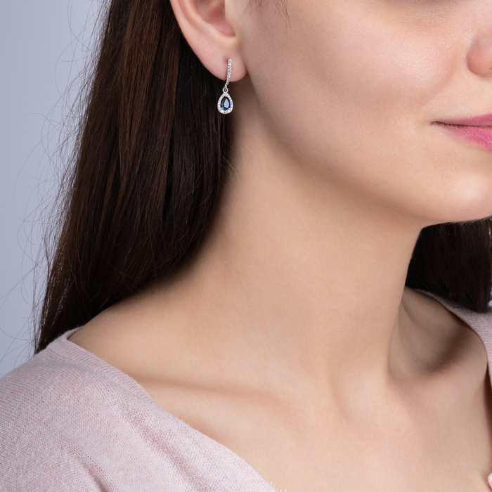 Серебряные серьги с фианитами и сапфиром. Артикул 41021/12/1/3964