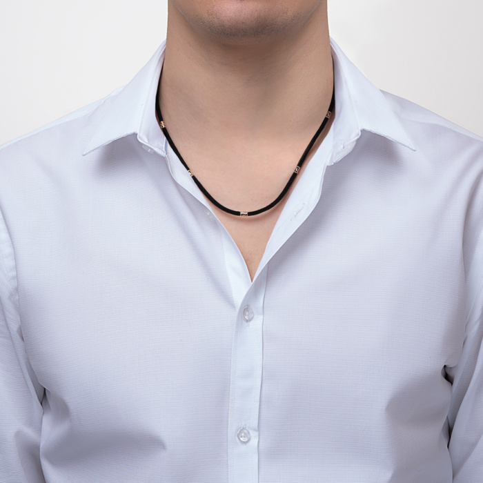 Синтетичний шнурок із золотою застібкою. Артикул 06157-55/01/0