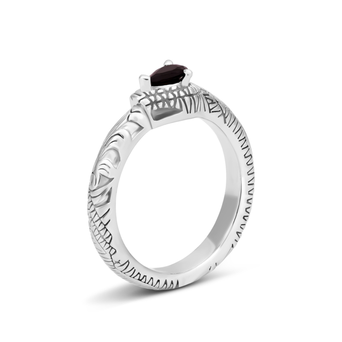 Серебряное кольцо с фианитом.Артикул UG5R37791