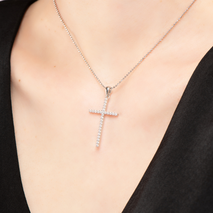 Серебряный крестик с фианитами. Артикул UG5540133б