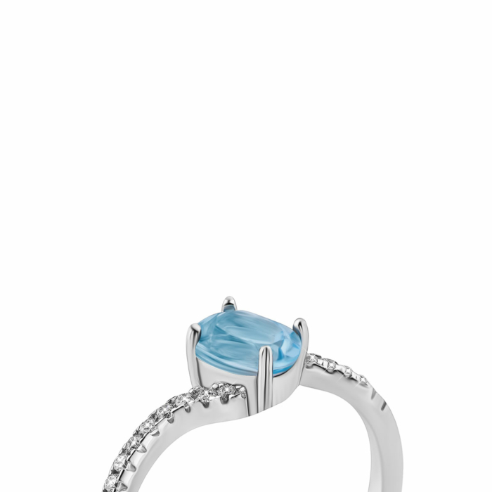 Срібна каблучка з блакитним кварцом і фіанітами. Артикул UG5SZDR31899