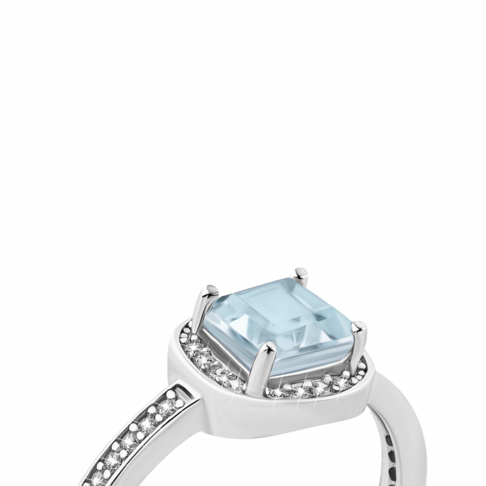 Срібна каблучка з топазом і фіанітами. Артикул UG5SZDR32224