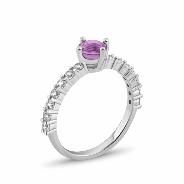 Серебряное кольцо с аметистом и фианитами. Артикул UG5SZDR32228