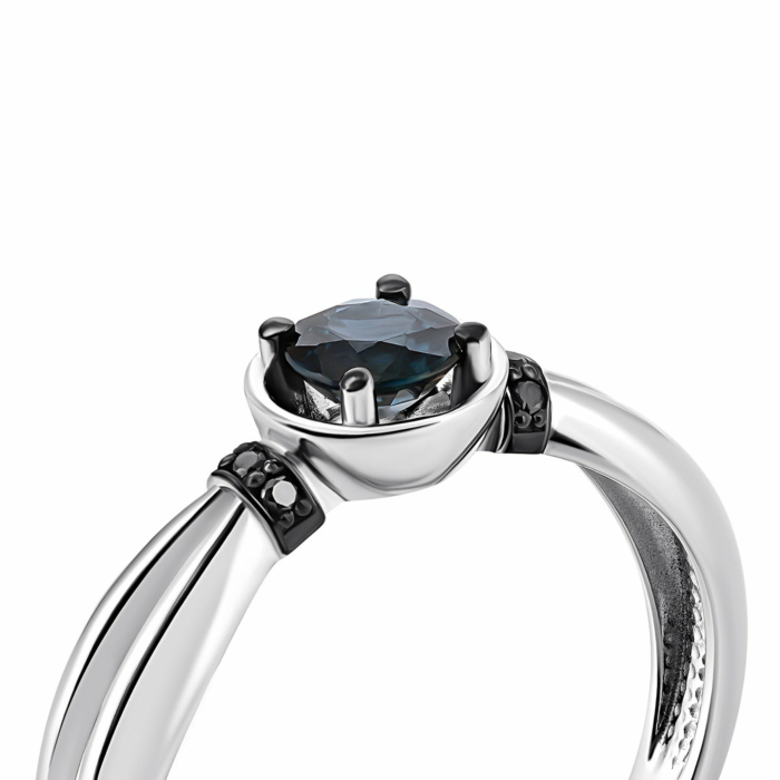 Золотое кольцо с бриллиантами и сапфиром. Артикул UG553539/02/1/10257