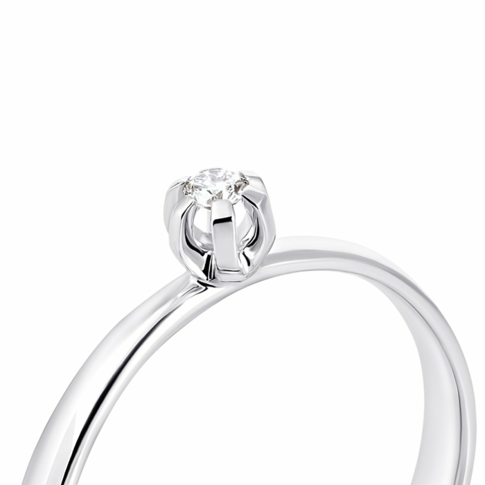 Золота каблучка з діамантом. Артикул UG5880104-бел