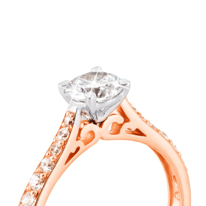 Золотое кольцо с фианитами. Артикул UG5700310