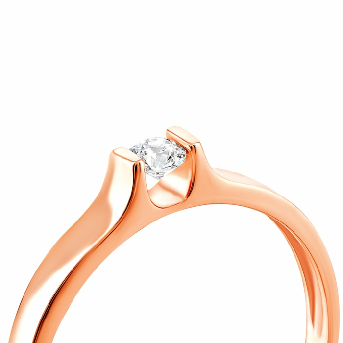 Золотое кольцо с фианитом S. Артикул UG5КД4198 Sw