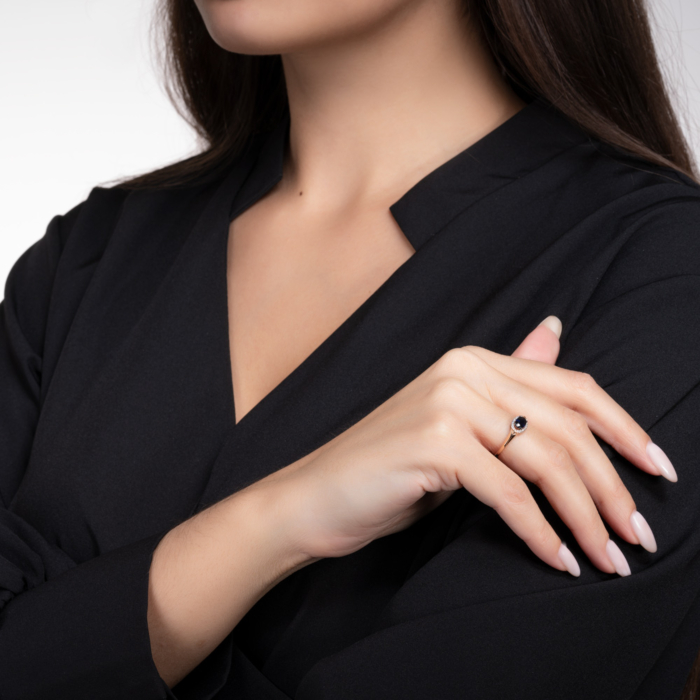 Золота каблучка з діамантами і сапфіром. Артикул 53618/01/1/8121