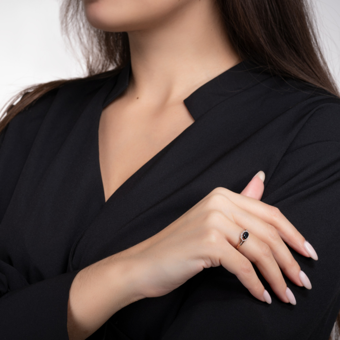 Золотое кольцо с бриллиантами и сапфиром. Артикул 53623/01/1/8121