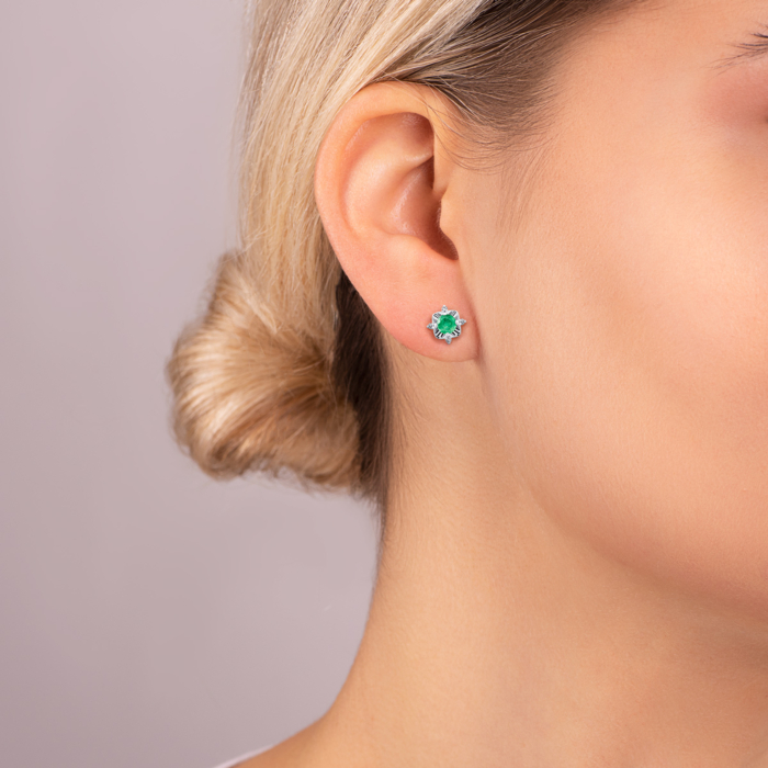 Золоті пусети зі смарагдами і діамантами. Артикул UG523155/1EMD