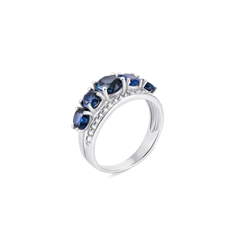Серебряное кольцо с гидротермальным сапфиром и фианитами. Артикул UG51394/1р-HSPH