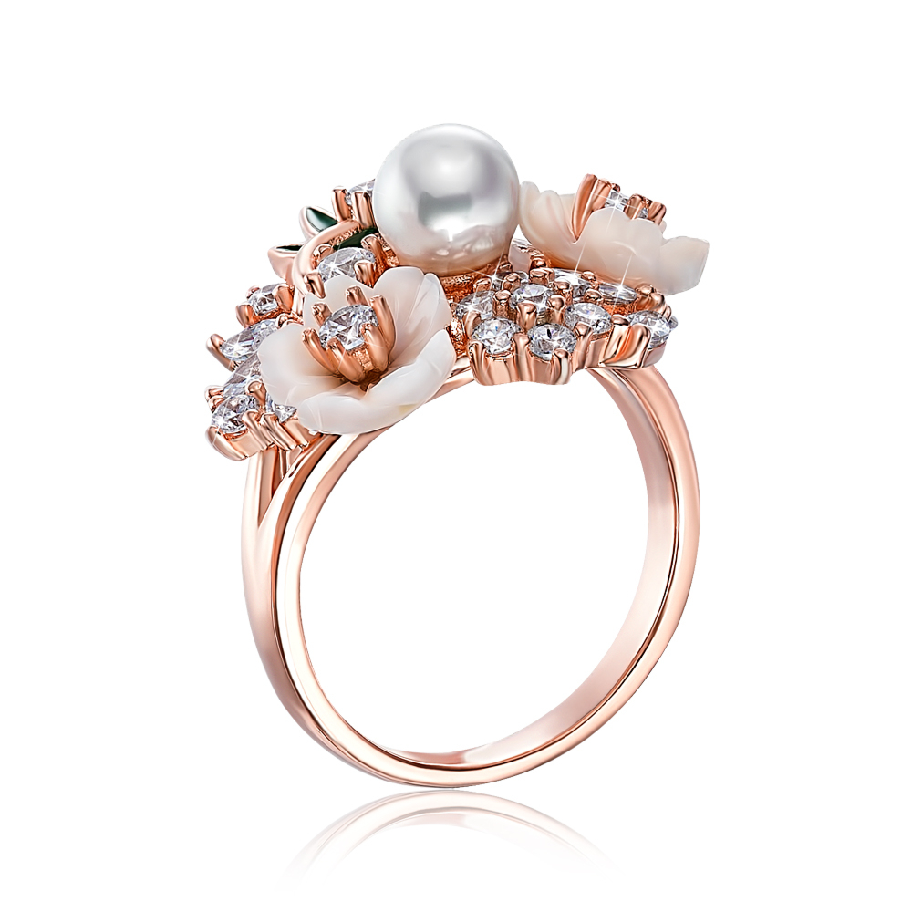 Серебряное позолоченное кольцо с фианитами и жемчугом. Артикул SR31227-BR-R/17/2463